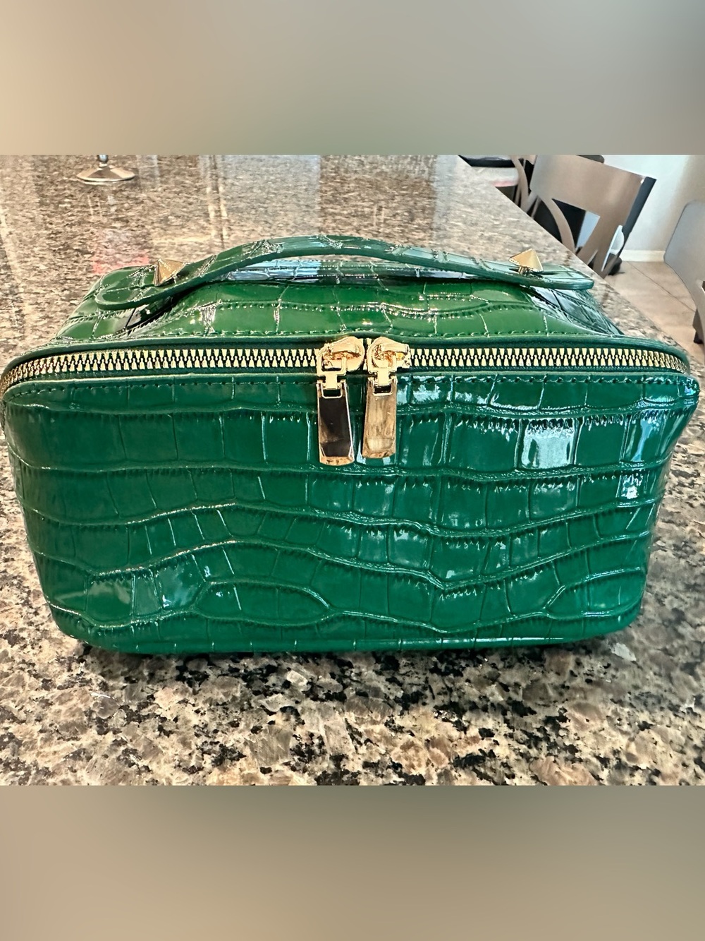 Privata Green Croc-Embossed Women's Cosmetic Case